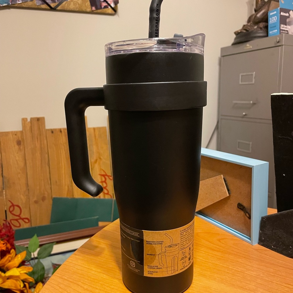 Black 40 oz tumblers. Brand new